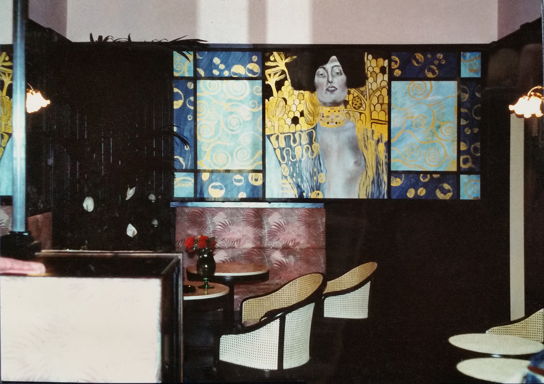 Klimt Ristorante Roma Tecnica mista. Colorazione ad acrilico su tela. Mq 50